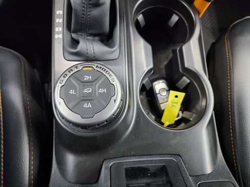 Used 2023 Ford Bronco Badlands w/ Sasquatch Package image 14