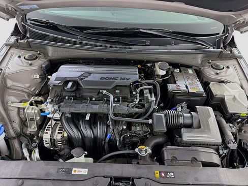 Used 2025 Hyundai Elantra Sport FWD image 30