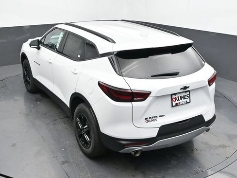 New 2026 Chevrolet Blazer LT w/ Convenience Package AWD/4WD image 40