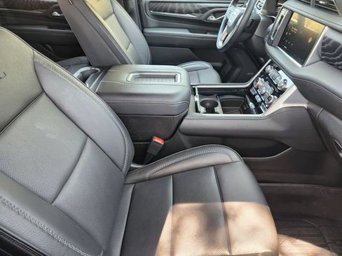 Used 2023 GMC Yukon Denali w/ LPO, Floor Liner Package AWD/4WD image 14