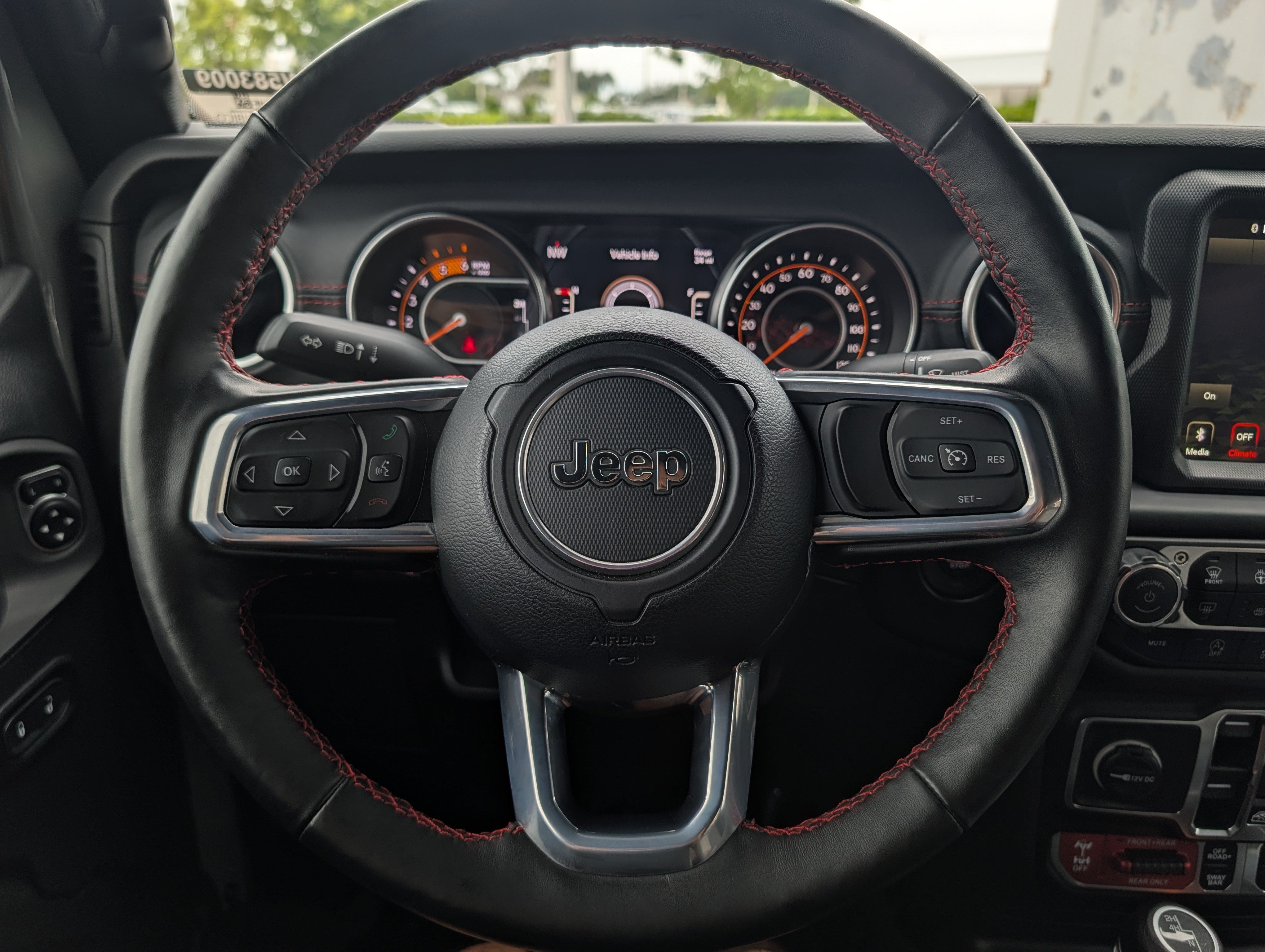 Used 2023 Jeep Wrangler Unlimited Rubicon w/ Cold Weather Group AWD/4WD image 54