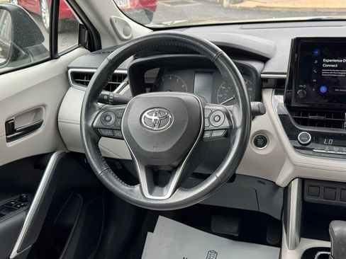 Used 2023 Toyota Corolla Cross LE w/ Moonroof Package image 43