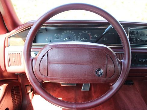 Used 1992 Buick Roadmaster Limited image 17