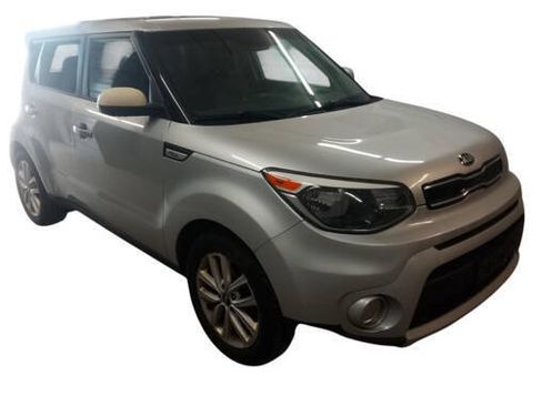 Used 2019 Kia Soul + FWD image 8