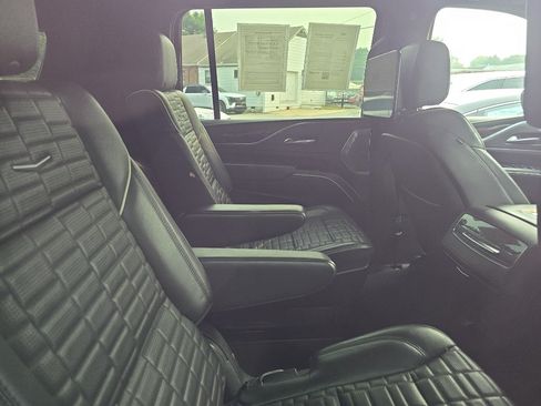 Used 2022 Cadillac Escalade ESV Sport Platinum w/ LPO, ONYX Package AWD/4WD image 12