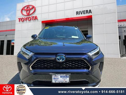 Used 2024 Toyota RAV4 SE w/ Weather & Moonroof Package AWD/4WD image 10