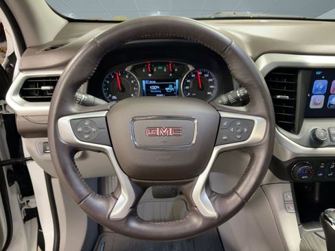 Used 2018 GMC Acadia SLT image 17
