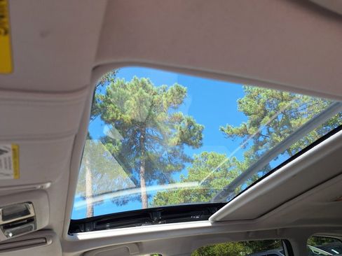 Used 2017 Subaru Forester 2.5i Limited image 23