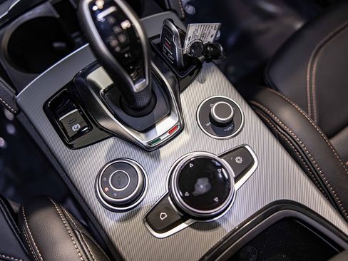 New 2025 Alfa Romeo Stelvio Sprint image 31