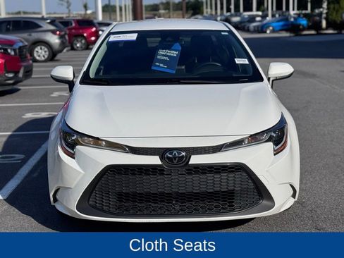 Used 2020 Toyota Corolla LE FWD image 2