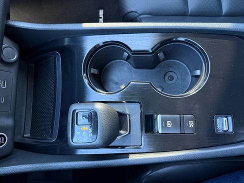 Used 2023 Nissan Rogue SV w/ SV Premium B Package image 34