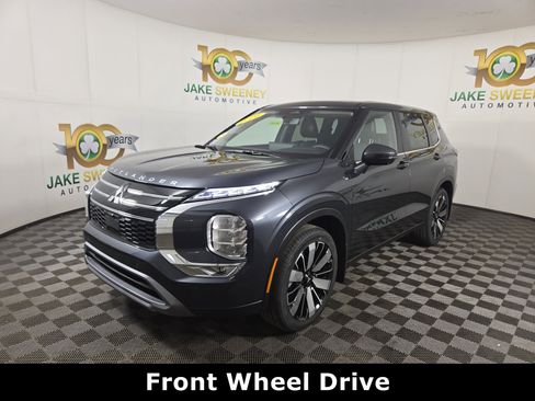 New 2026 Mitsubishi Outlander SE image 3