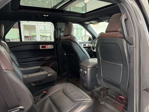 Used 2020 Ford Explorer Platinum w/ Premium Technology Package AWD/4WD image 14