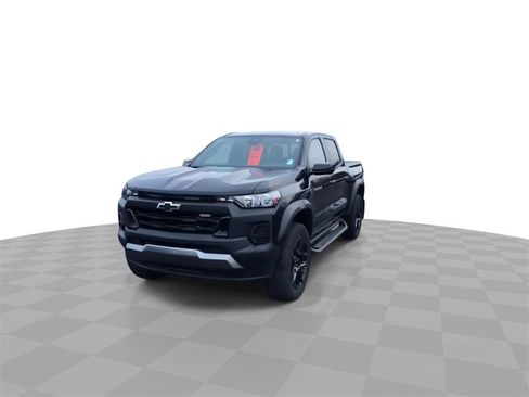 Used 2023 Chevrolet Colorado Trail Boss w/ Technology Package image 4