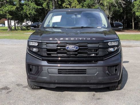 Used 2025 Ford Expedition Max Active RWD image 9