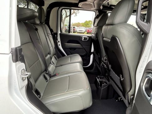 New 2026 Jeep Gladiator Mojave image 41