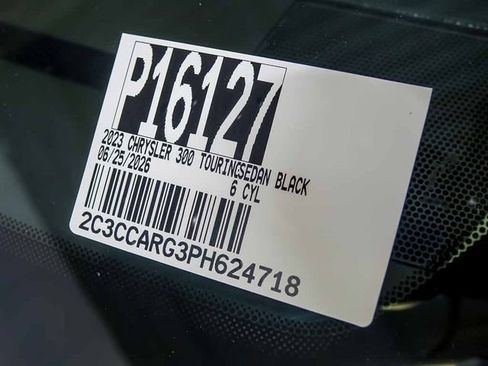 Used 2023 Chrysler 300 Touring AWD/4WD image 34