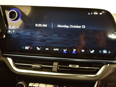 New 2025 Chevrolet Equinox EV LT FWD image 25
