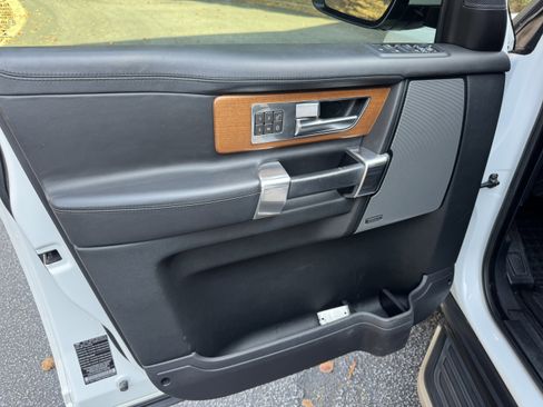 Used 2016 Land Rover LR4 HSE LUX image 27
