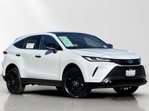 Used 2024 Toyota Venza Nightshade image 1