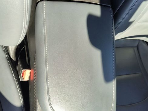 Used 2024 Buick Enclave Premium image 11