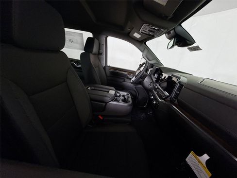 New 2026 GMC Sierra 2500 SLE w/ SLE Value Package; image 21