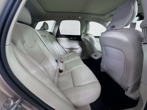 Used 2024 Volvo XC60 B5 Plus AWD/4WD image 34