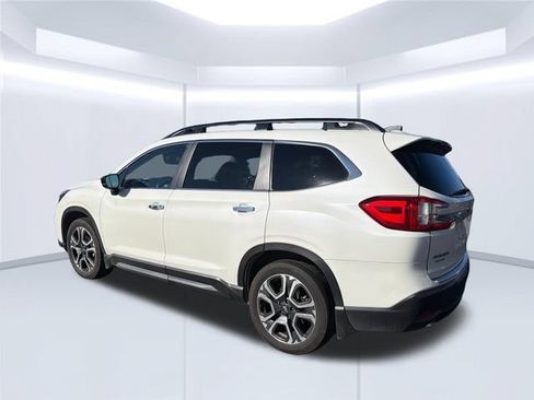 Used 2025 Subaru Ascent Touring AWD/4WD image 3