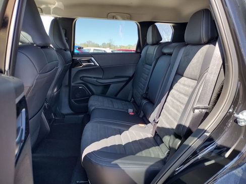 New 2026 Mitsubishi Outlander SE AWD/4WD image 8