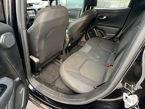 Used 2020 Jeep Renegade Altitude image 23