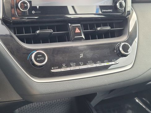 Used 2021 Toyota Corolla LE image 24