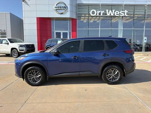 Used 2021 Nissan Rogue S AWD/4WD image 2