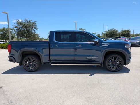 Used 2023 GMC Sierra 1500 Denali w/ Technology Package AWD/4WD image 3