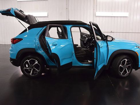 Used 2022 Chevrolet TrailBlazer RS w/ Technology Package AWD/4WD image 32