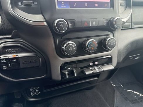 Used 2024 RAM 2500 Big Horn AWD/4WD image 19