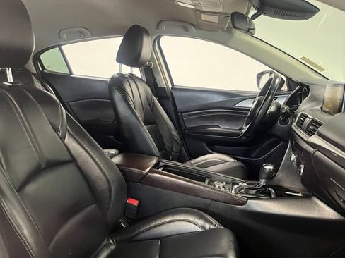 Used 2018 MAZDA MAZDA3 Touring FWD image 9
