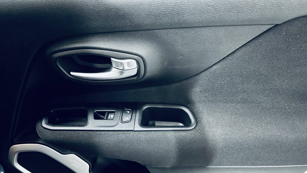 Used 2020 Jeep Renegade Sport w/ UConnect 7.0 Group FWD image 33