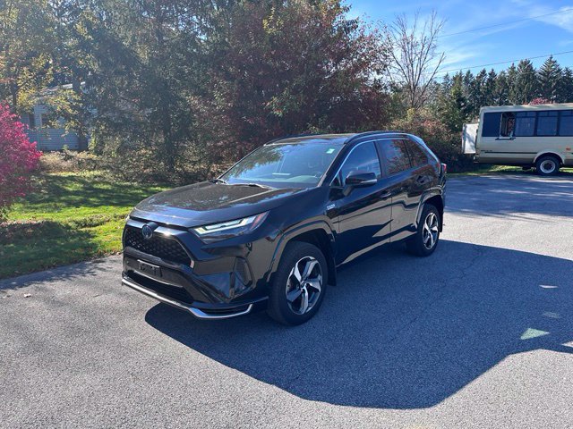 Used 2022 Toyota RAV4 SE w/ Weather & Moonroof Package AWD/4WD image 7