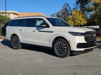 New 2025 Lincoln Navigator L Black Label video 3