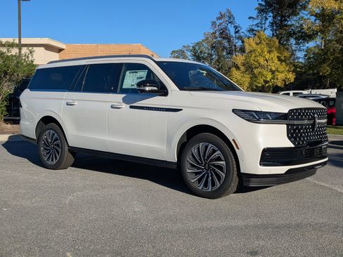 New 2025 Lincoln Navigator L Black Label image 3