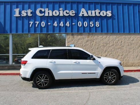 Used 2017 Jeep Grand Cherokee Trailhawk w/ Trailhawk Luxury Group AWD/4WD image 7