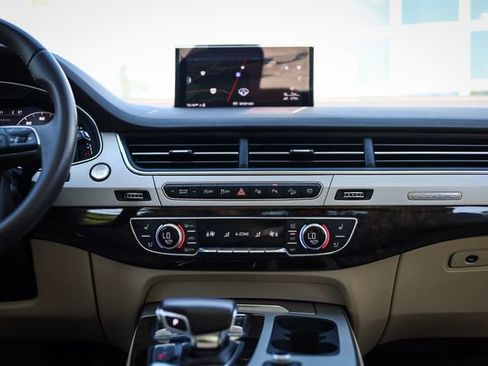 Used 2019 Audi Q7 2.0T Premium Plus w/ Premium Plus Package AWD/4WD image 22