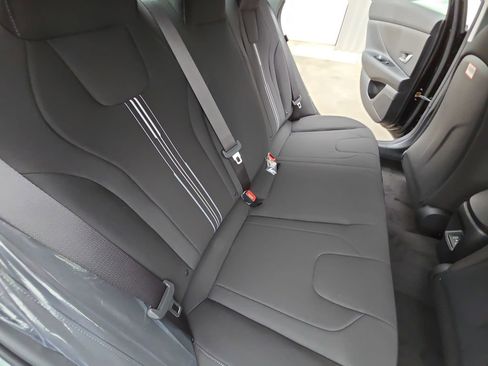Used 2026 Hyundai Elantra Hybrid FWD image 11