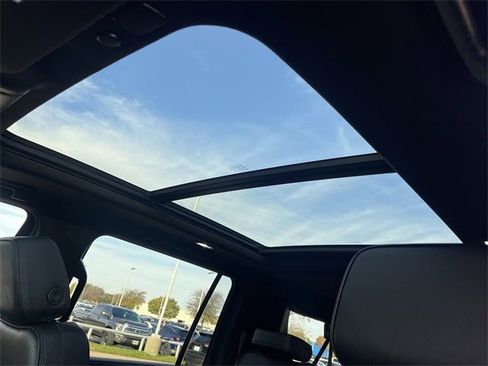 Used 2024 GMC Yukon XL Denali image 27