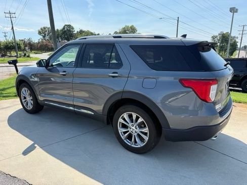 Used 2023 Ford Explorer Limited w/ Equipment Group 301A AWD/4WD image 8
