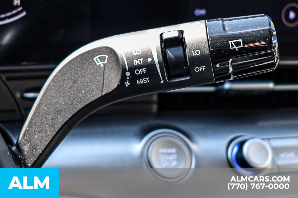 Used 2025 Hyundai Kona SEL FWD image 32