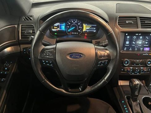 Used 2018 Ford Explorer XLT w/ Equipment Group 201A image 13