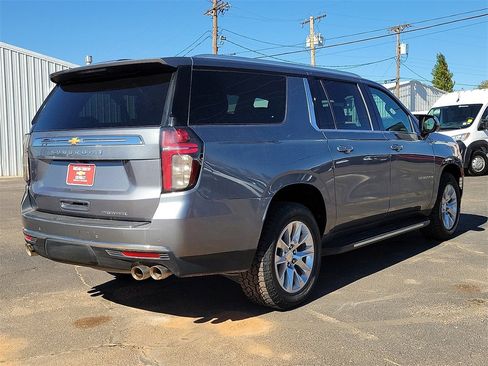 Used 2022 Chevrolet Suburban Premier image 4