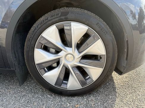 Used 2024 Tesla Model Y Long Range image 4