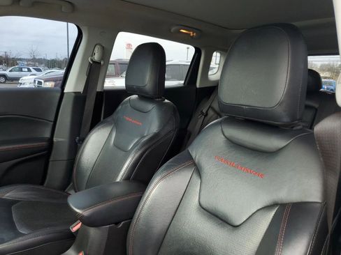 Used 2018 Jeep Compass Trailhawk w/ Leather Interior Group AWD/4WD image 23
